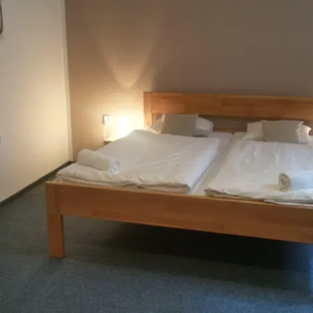 Club Trio 俄斯特拉发